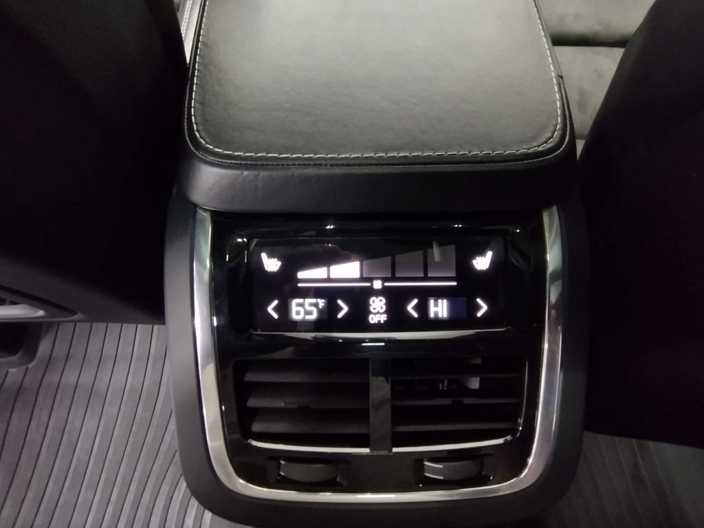 Used 2016 Volvo XC90 T6 R-Design w/ Vision Package AWD/4WD image 44