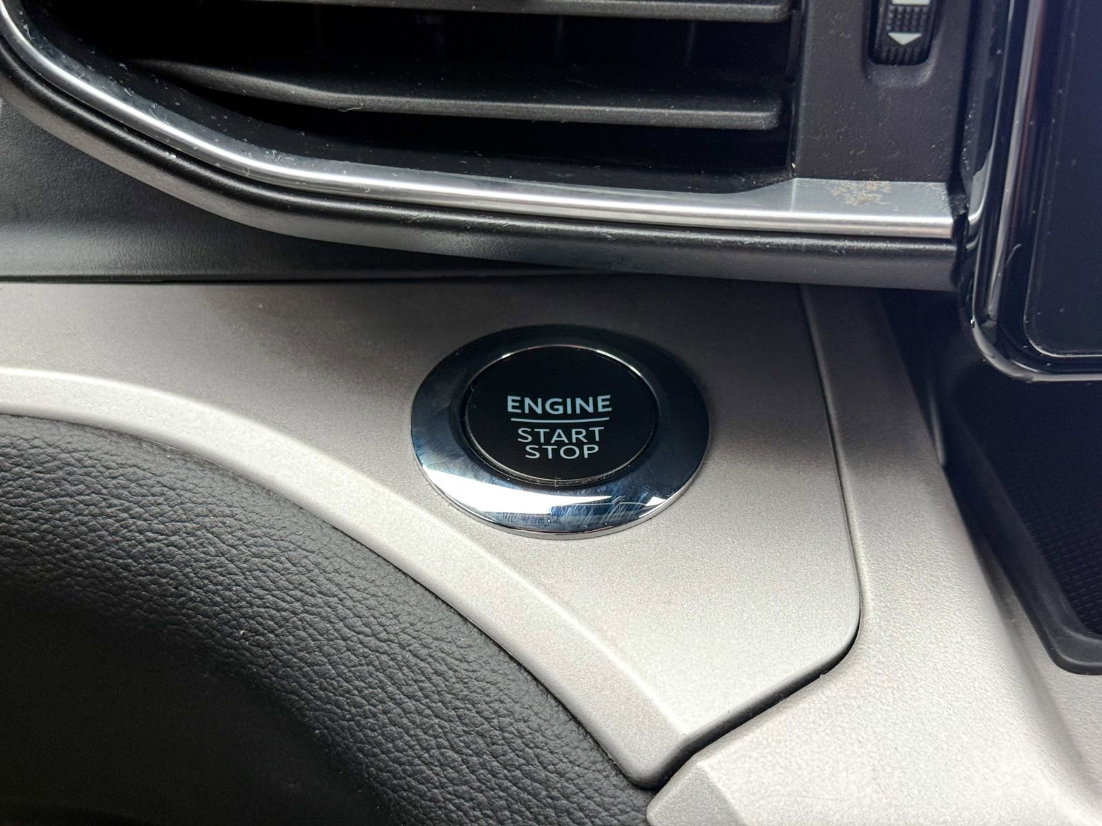 Certified 2023 Ford Explorer XLT w/ Equipment Group 202A image 26