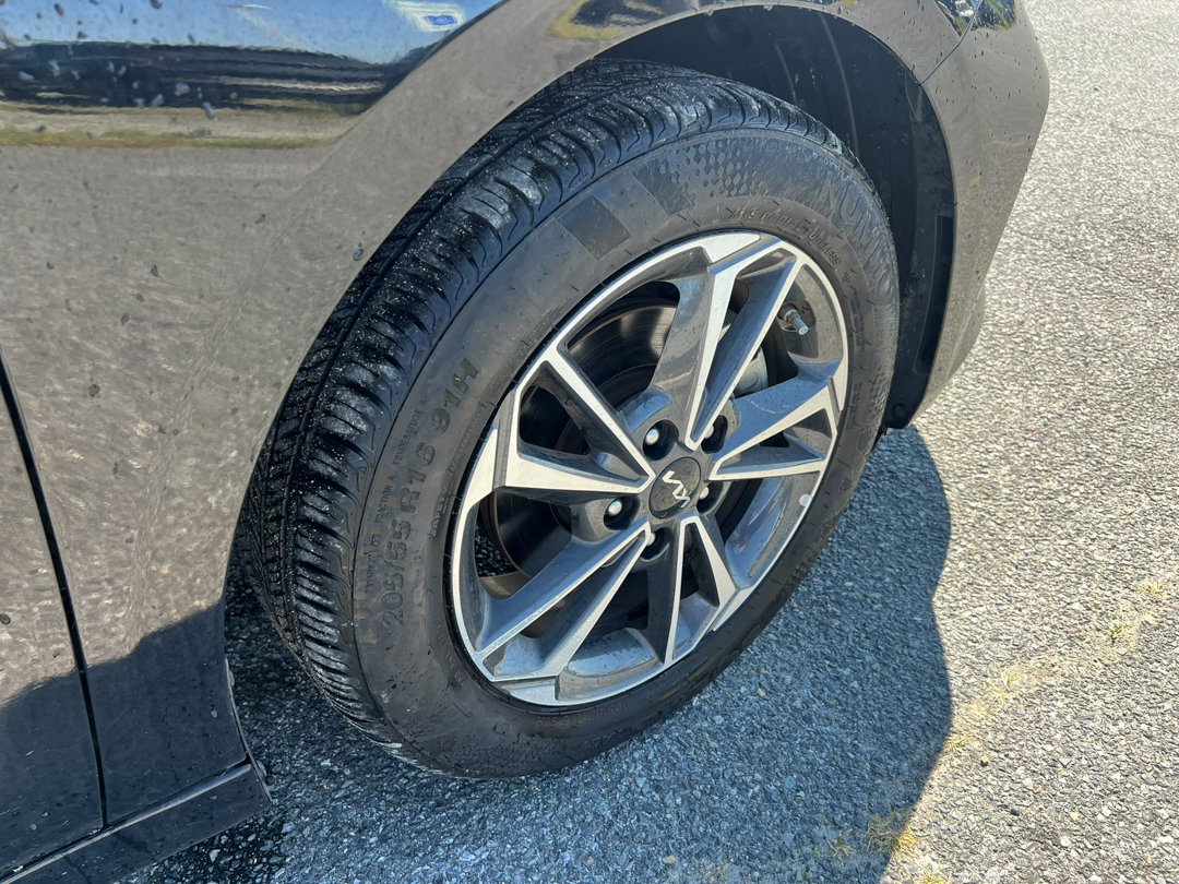 Used 2023 Kia Forte LXS w/ LXS Technology Package image 7