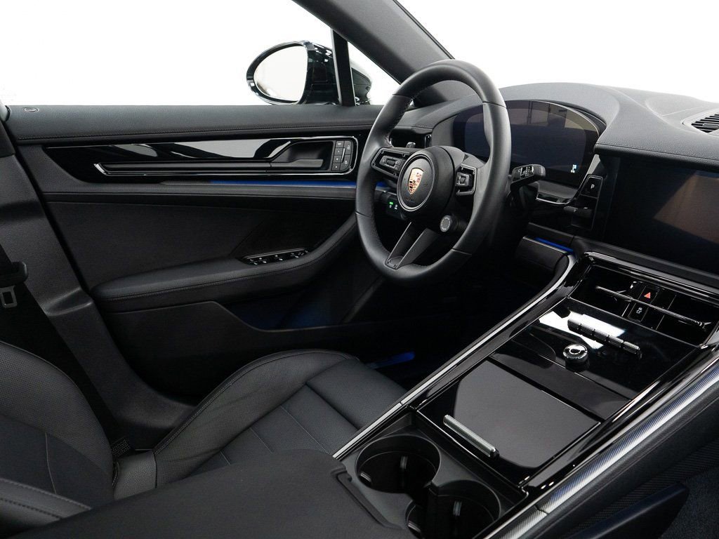 Used 2024 Porsche Panamera 4 image 28