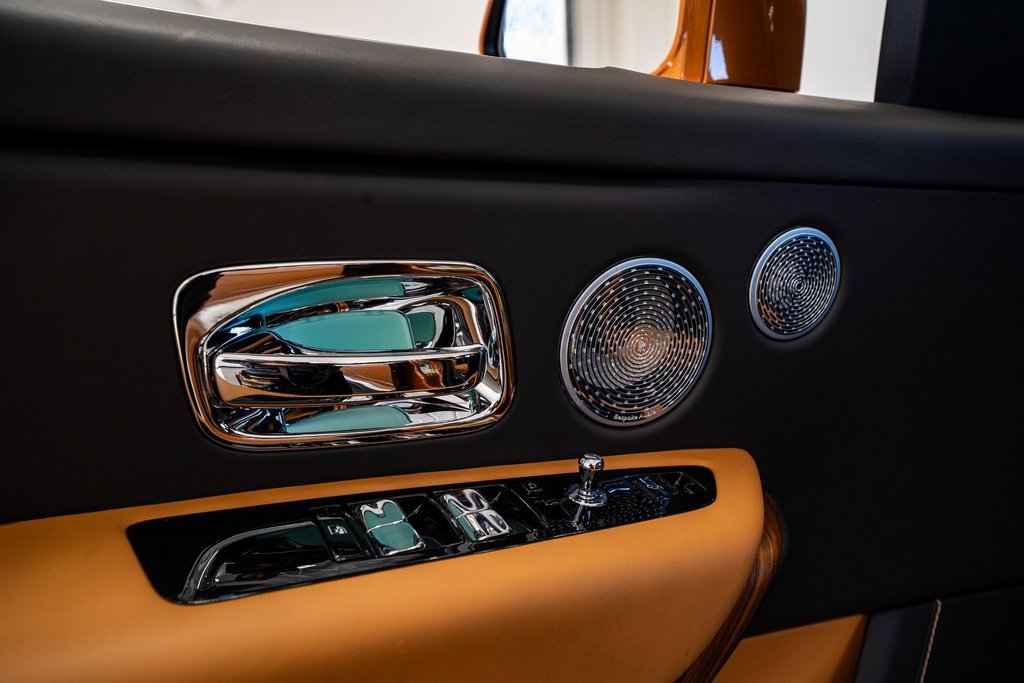 Used 2023 Rolls-Royce Cullinan w/ Cullinan Package image 34