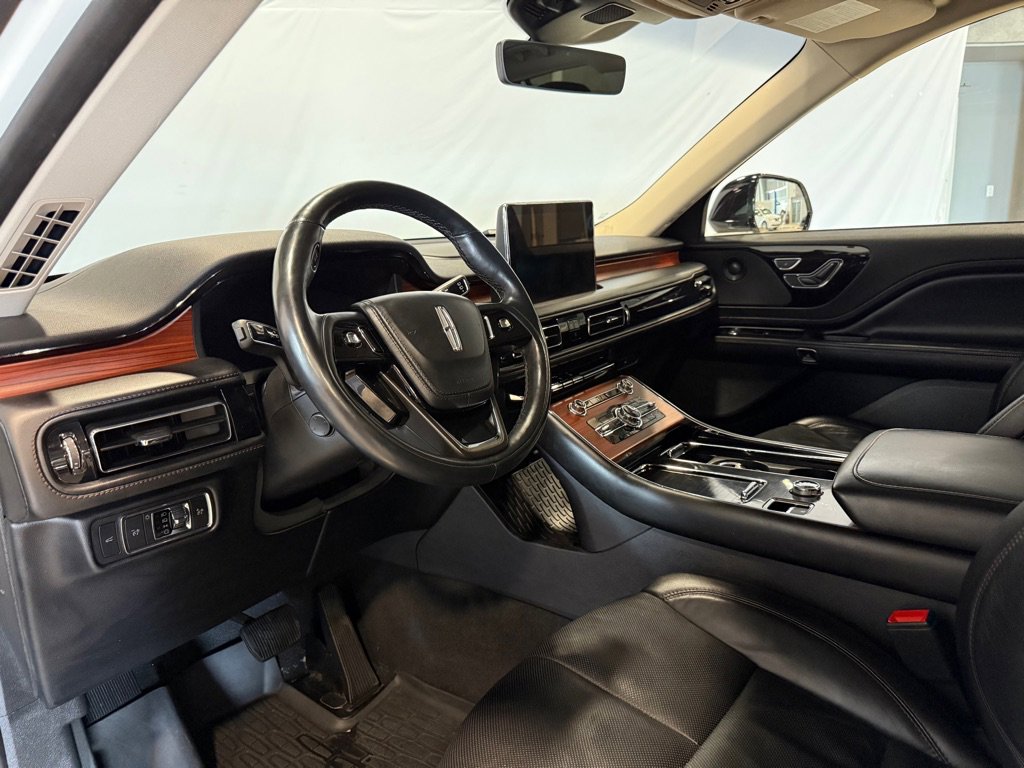 Used 2023 Lincoln Aviator Reserve w/ Elements Package Plus image 15