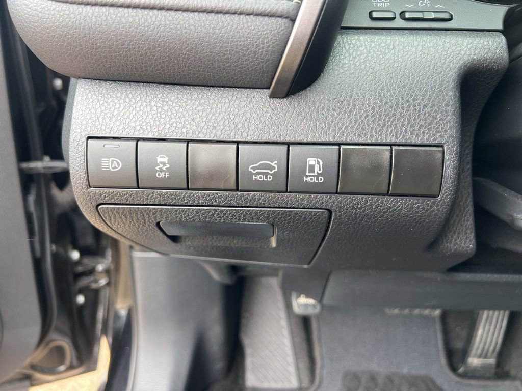 Used 2024 Toyota Camry SE FWD image 13