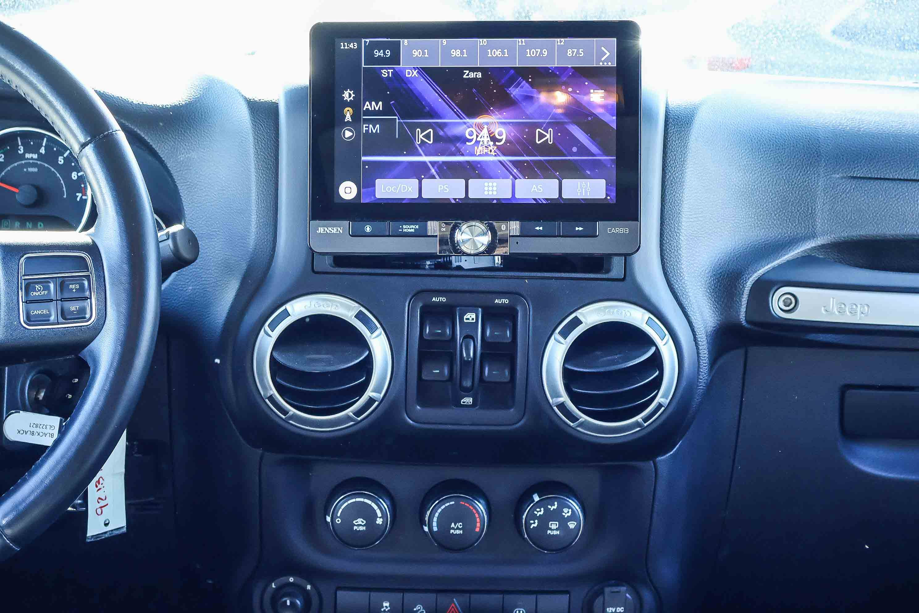 Used 2016 Jeep Wrangler Unlimited Sahara w/ Connectivity Group image 6