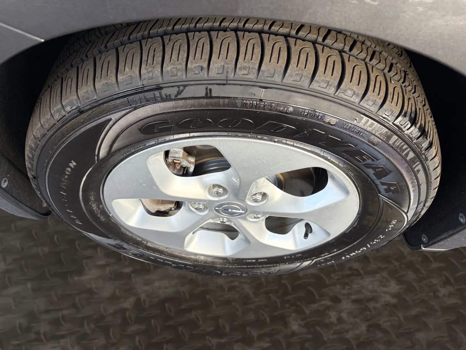 Used 2017 Chrysler Pacifica Touring-L Plus image 32