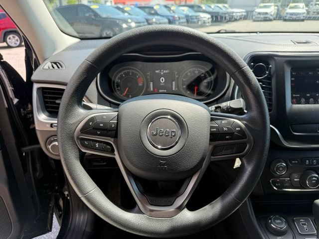 Used 2021 Jeep Cherokee Latitude AWD/4WD image 31