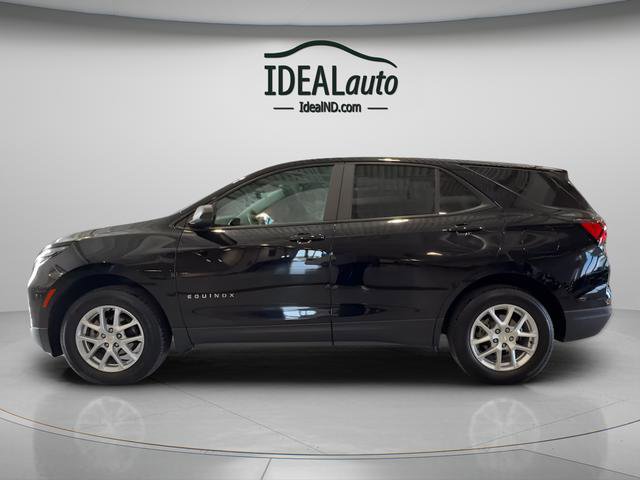 Used 2024 Chevrolet Equinox LS w/ LS Convenience Package AWD/4WD image 3