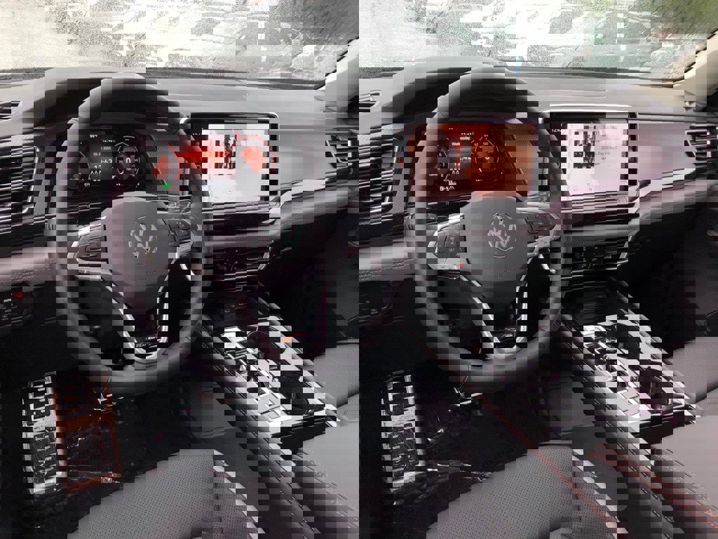 New 2025 Volkswagen Atlas Peak Edition SE image 15