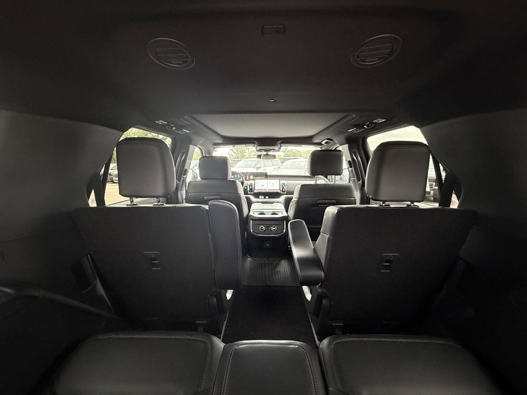 New 2025 Ford Expedition Platinum image 14