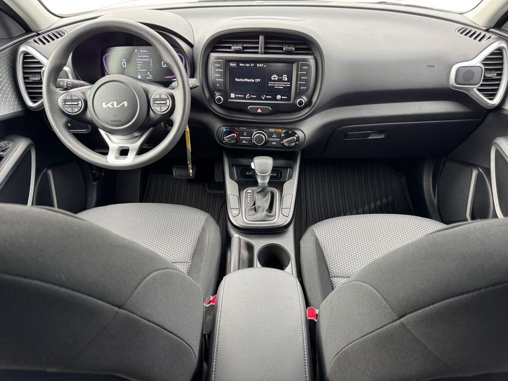 Used 2023 Kia Soul LX FWD image 10