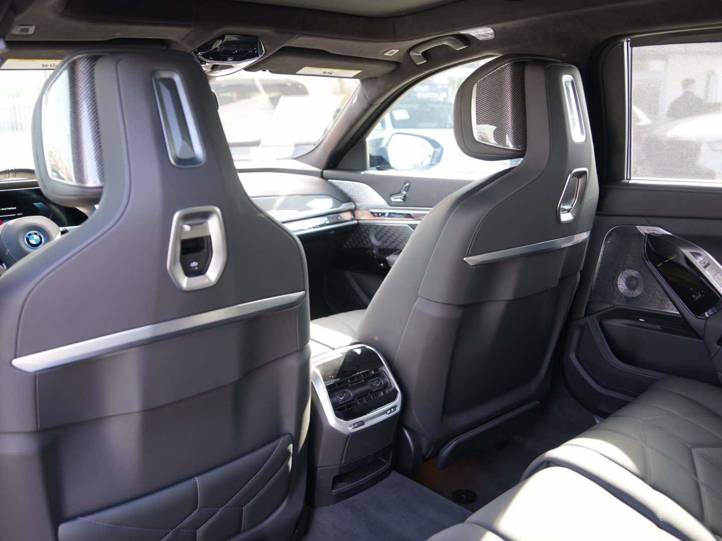 Used 2025 BMW i7 M70 image 7