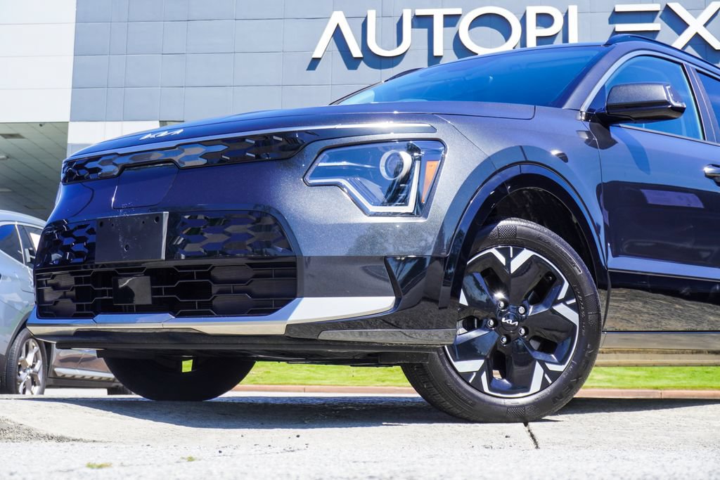 Used 2024 Kia Niro Wind w/ Wind Preserve Package FWD image 2