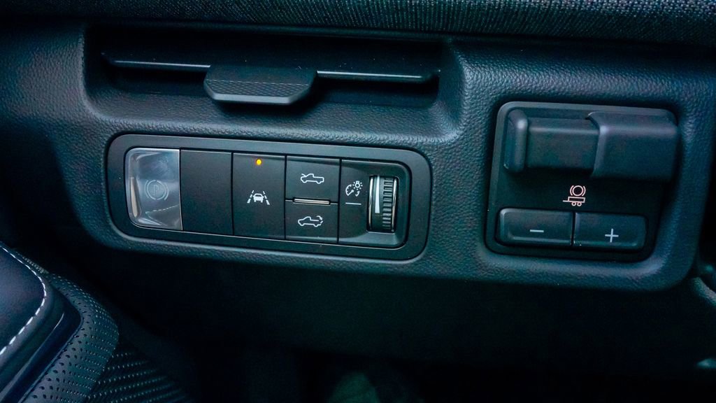 Used 2026 GMC Sierra EV Elevation image 28