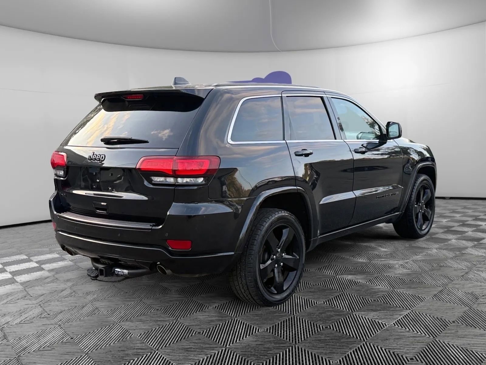 Used 2015 Jeep Grand Cherokee Altitude image 5