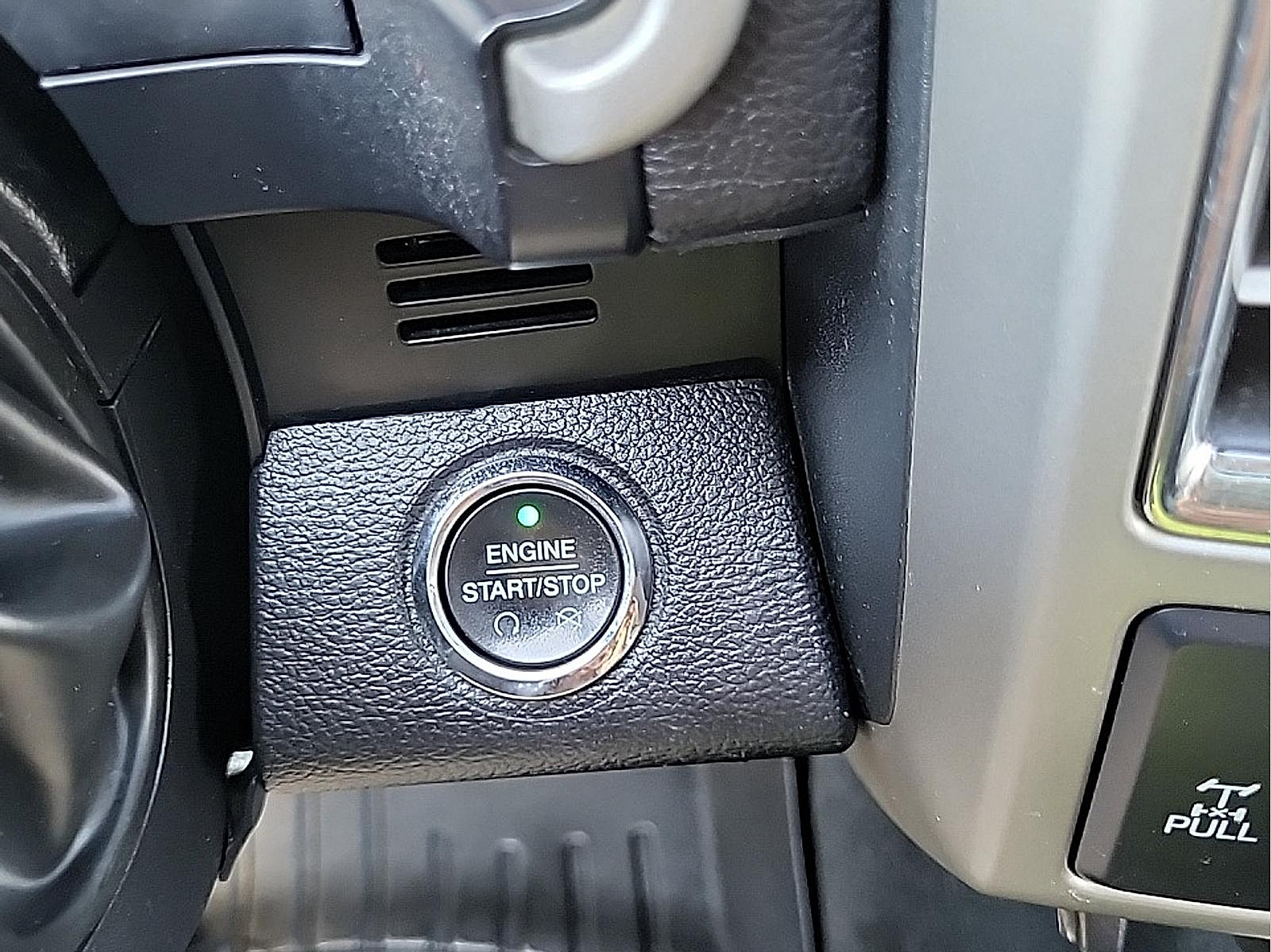 Used 2017 Ford F250 Lariat w/ Lariat Ultimate Package AWD/4WD image 27