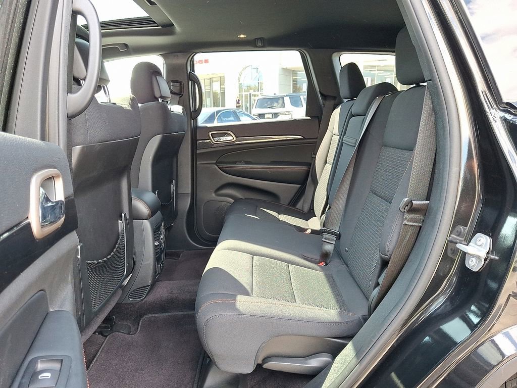 Used 2016 Jeep Grand Cherokee Laredo 75th Anniversary image 10