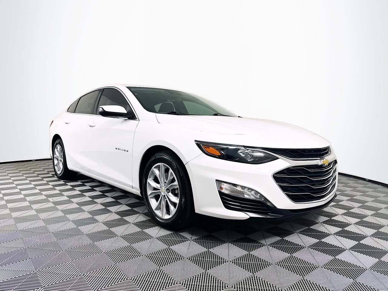 Used 2023 Chevrolet Malibu LT image 7