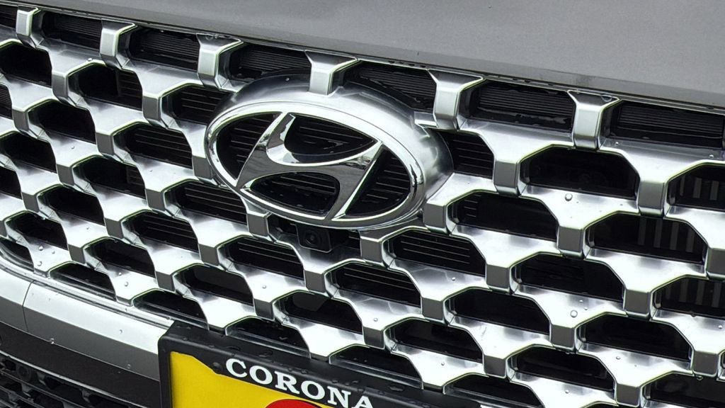 Used 2022 Hyundai Santa Fe Limited image 9