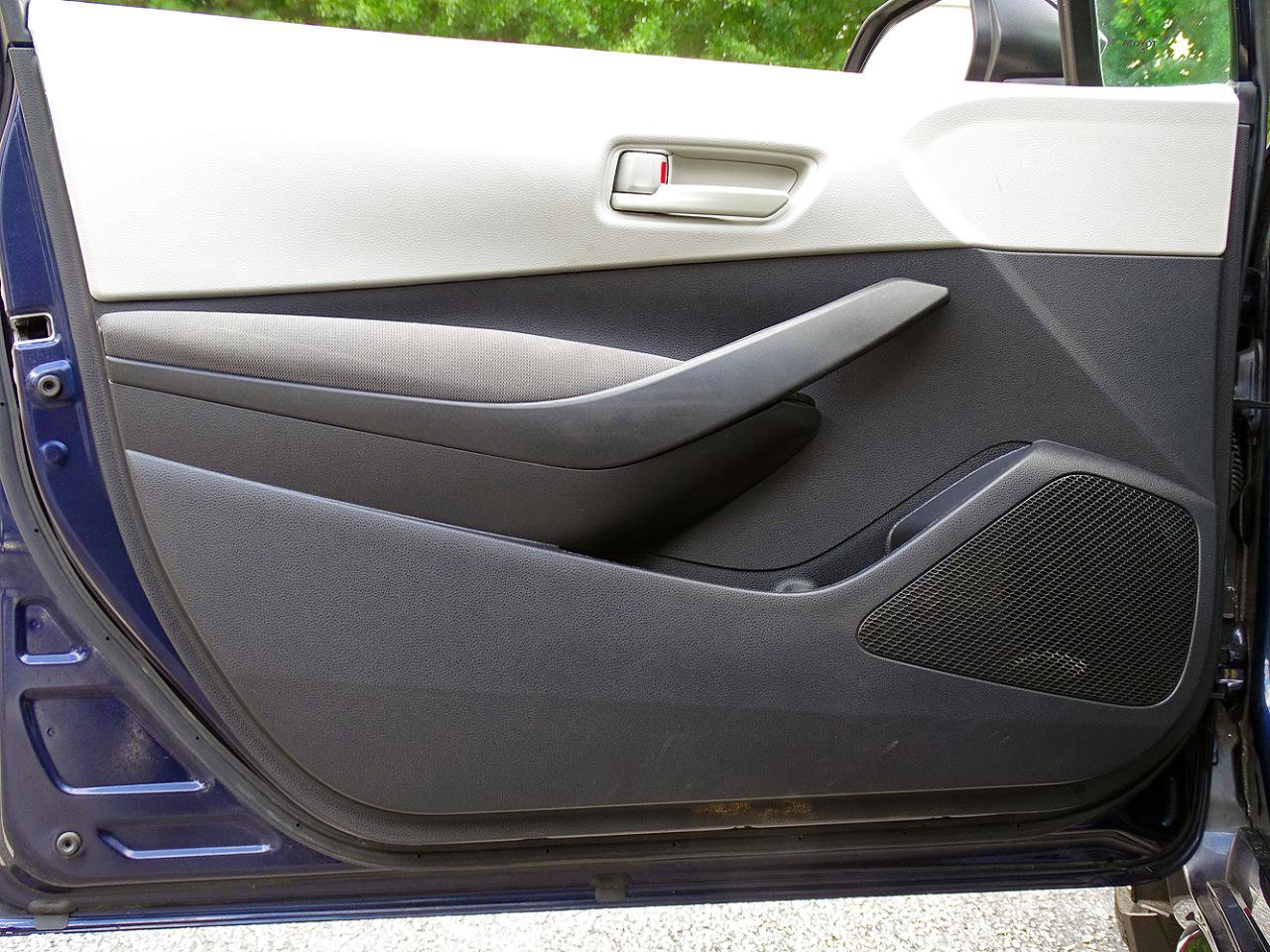 Used 2022 Toyota Corolla LE FWD image 24