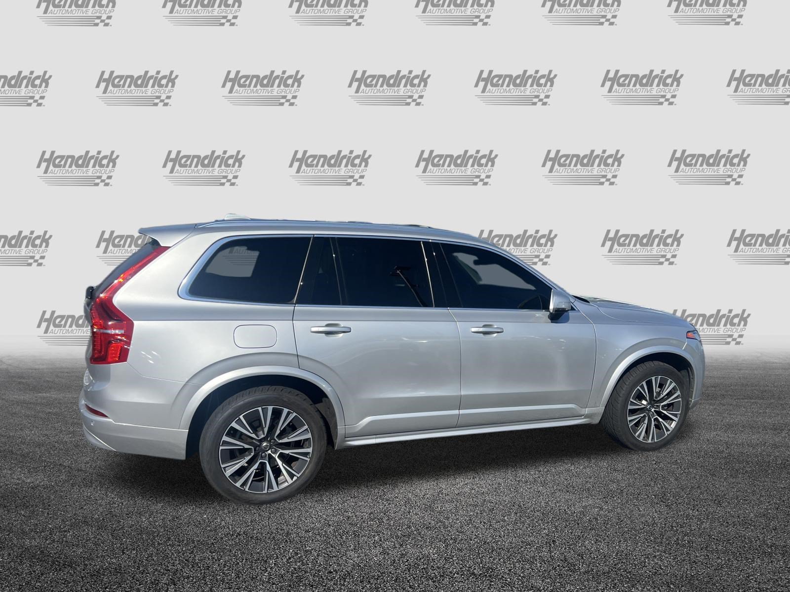 Used 2022 Volvo XC90 T5 Momentum w/ Climate Package FWD image 11
