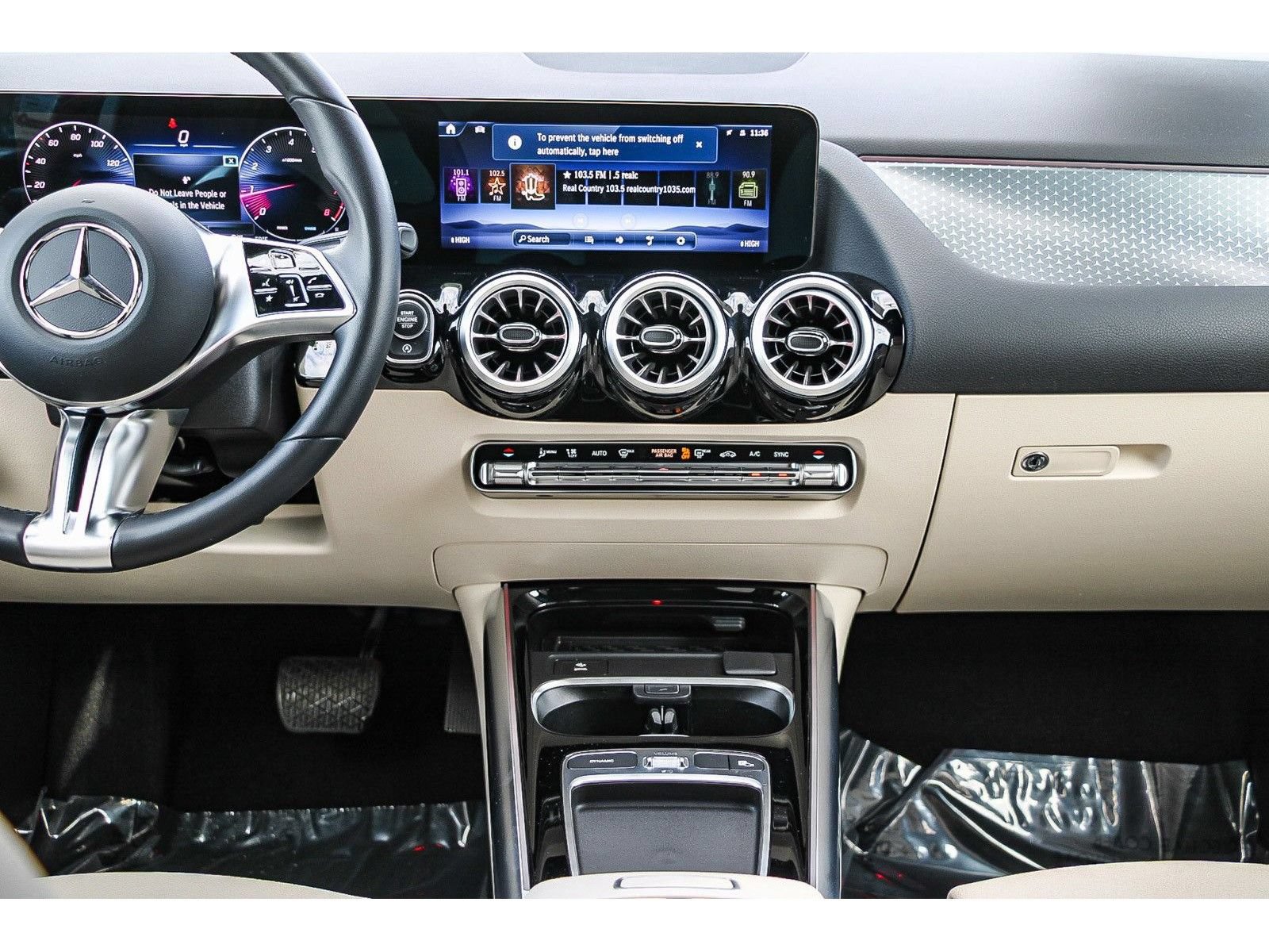 Used 2025 Mercedes-Benz GLA 250 image 12