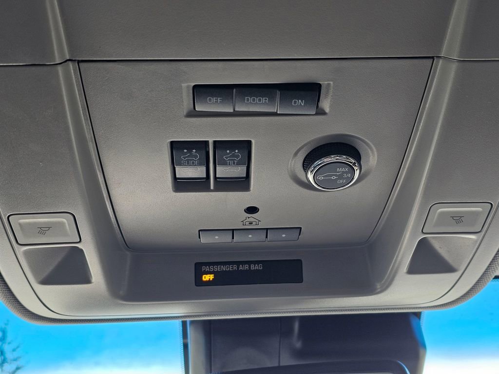 Used 2017 GMC Yukon Denali image 37