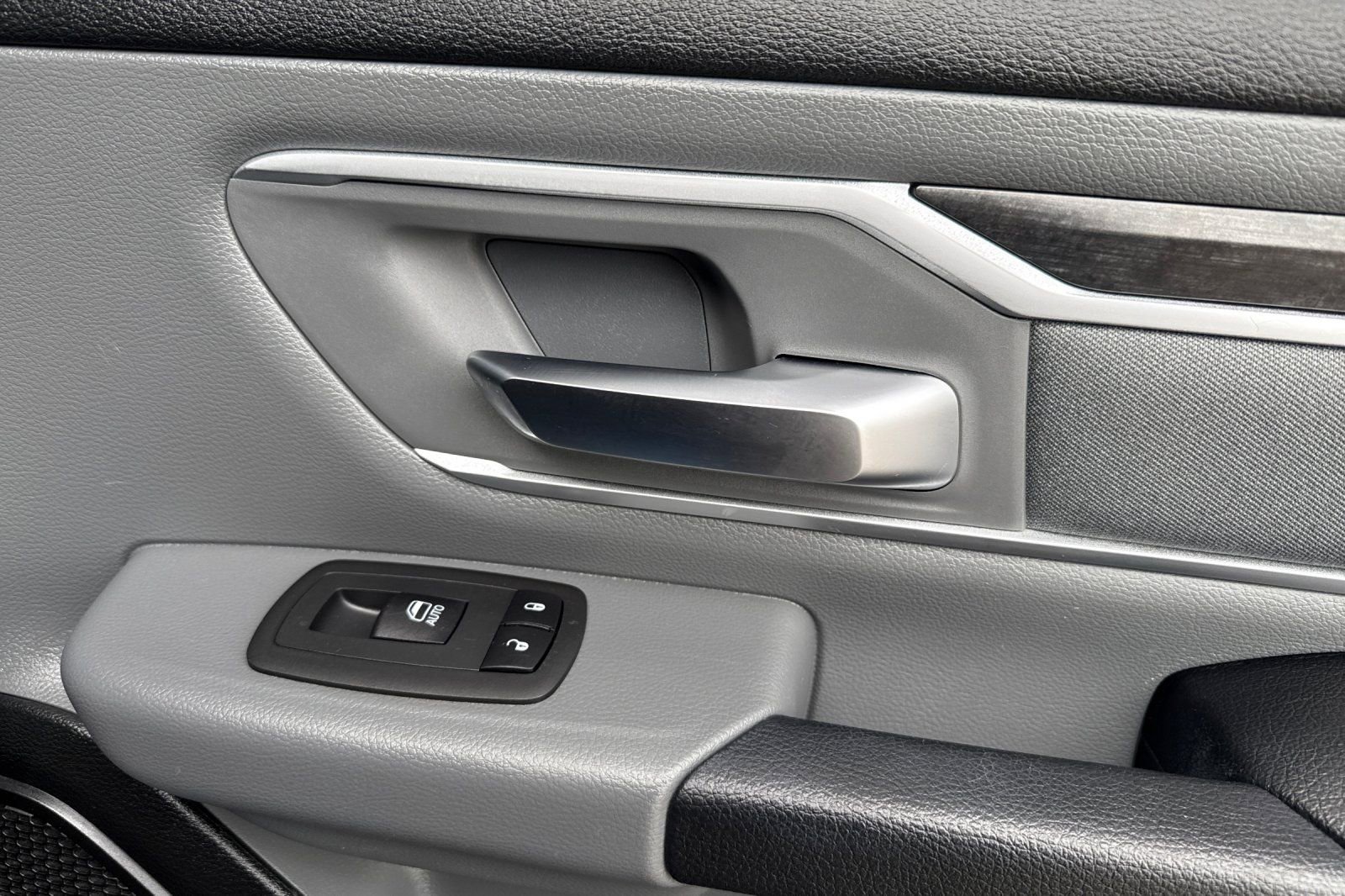 Used 2020 RAM 1500 Big Horn AWD/4WD image 19