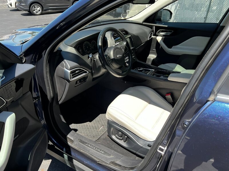 Used 2017 Jaguar F-PACE Prestige AWD/4WD image 16