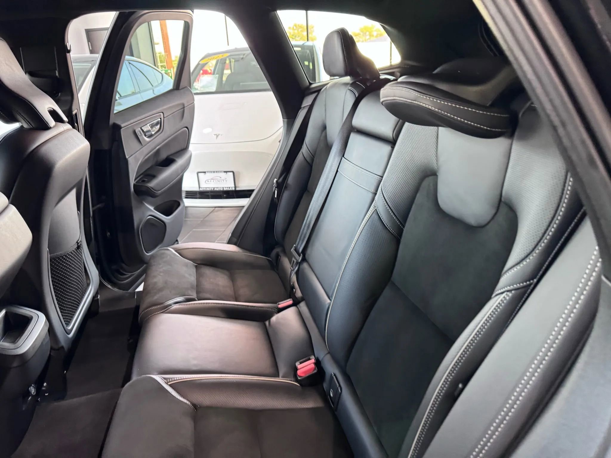 Used 2019 Volvo XC60 T5 R-Design w/ Protection Package Premier image 21