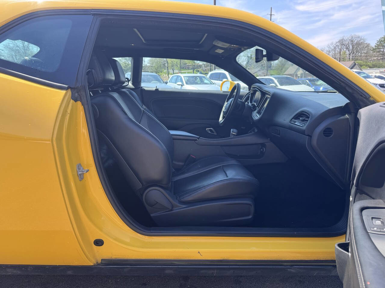 Used 2017 Dodge Challenger SXT Plus image 15