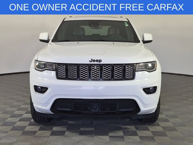 Certified 2022 Jeep Grand Cherokee Laredo X AWD/4WD image 4