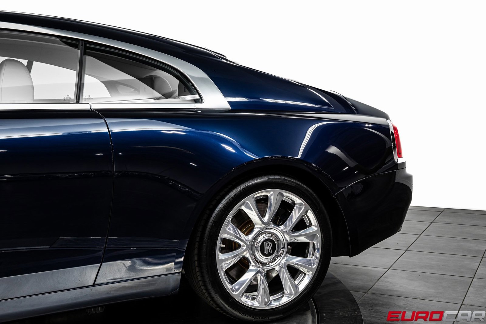 Used 2017 Rolls-Royce Wraith image 15