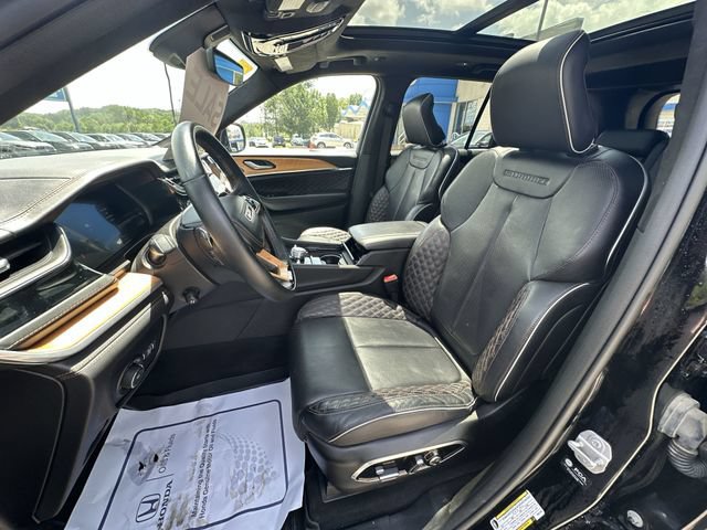 Used 2022 Jeep Grand Cherokee Summit AWD/4WD image 15