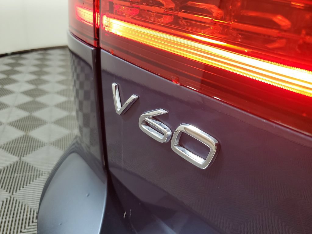 Used 2025 Volvo V60 B5 Cross Country Ultra w/ Protection Package Premier AWD/4WD image 5