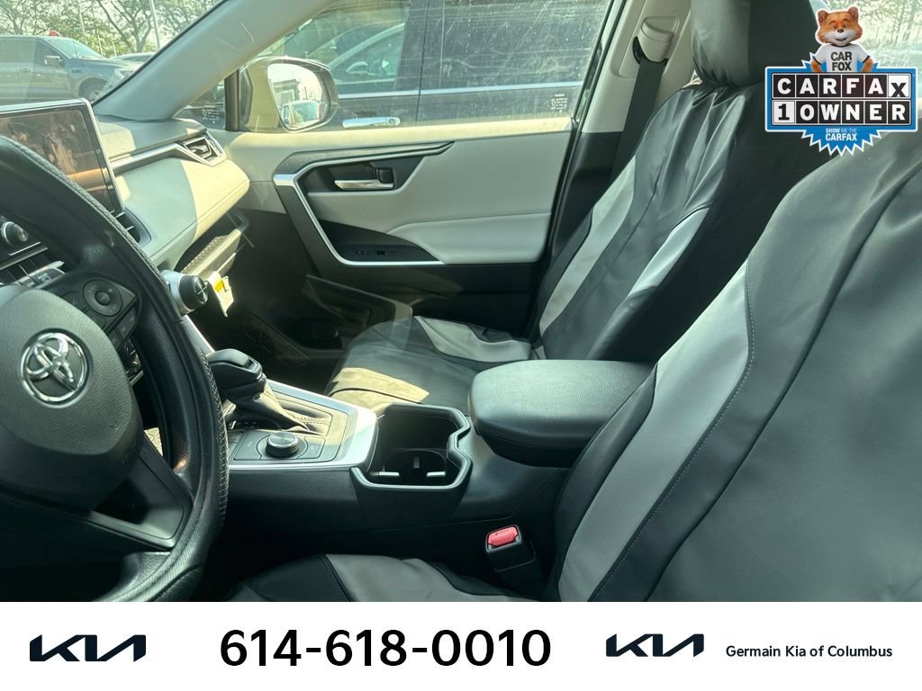 Used 2025 Toyota RAV4 XLE AWD/4WD image 7
