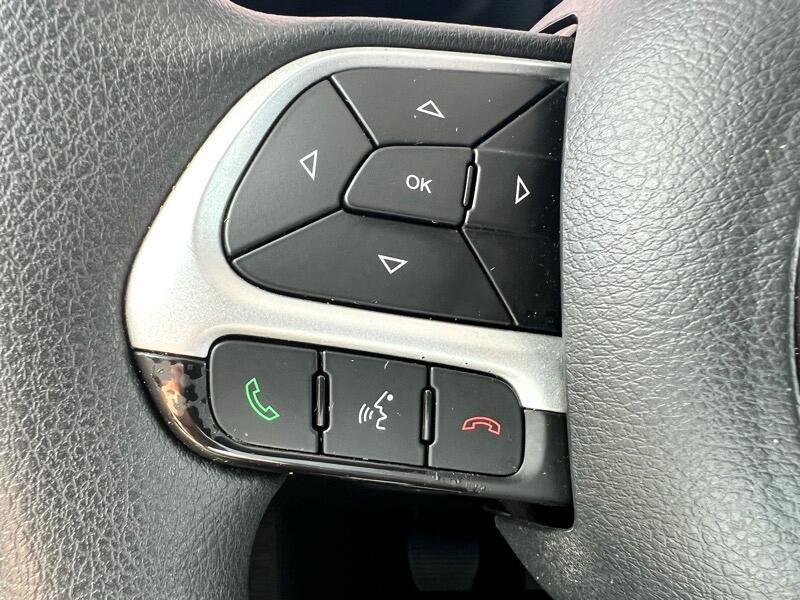 Used 2021 Jeep Renegade Sport image 13