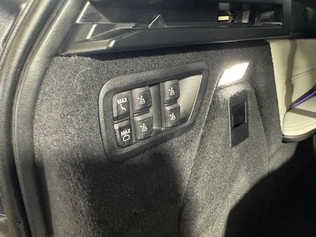 Used 2023 BMW X7 xDrive40i w/ Premium Package AWD/4WD image 19