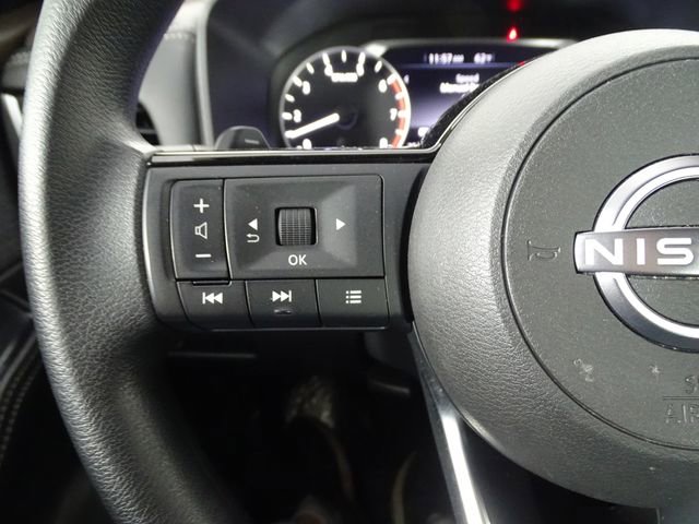 Used 2023 Nissan Rogue SV image 29