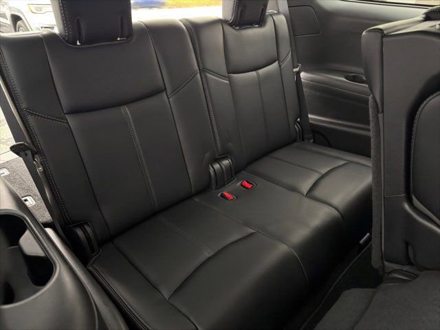 Used 2018 Nissan Pathfinder SL image 34