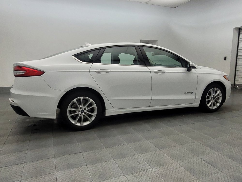Used 2019 Ford Fusion SE image 10