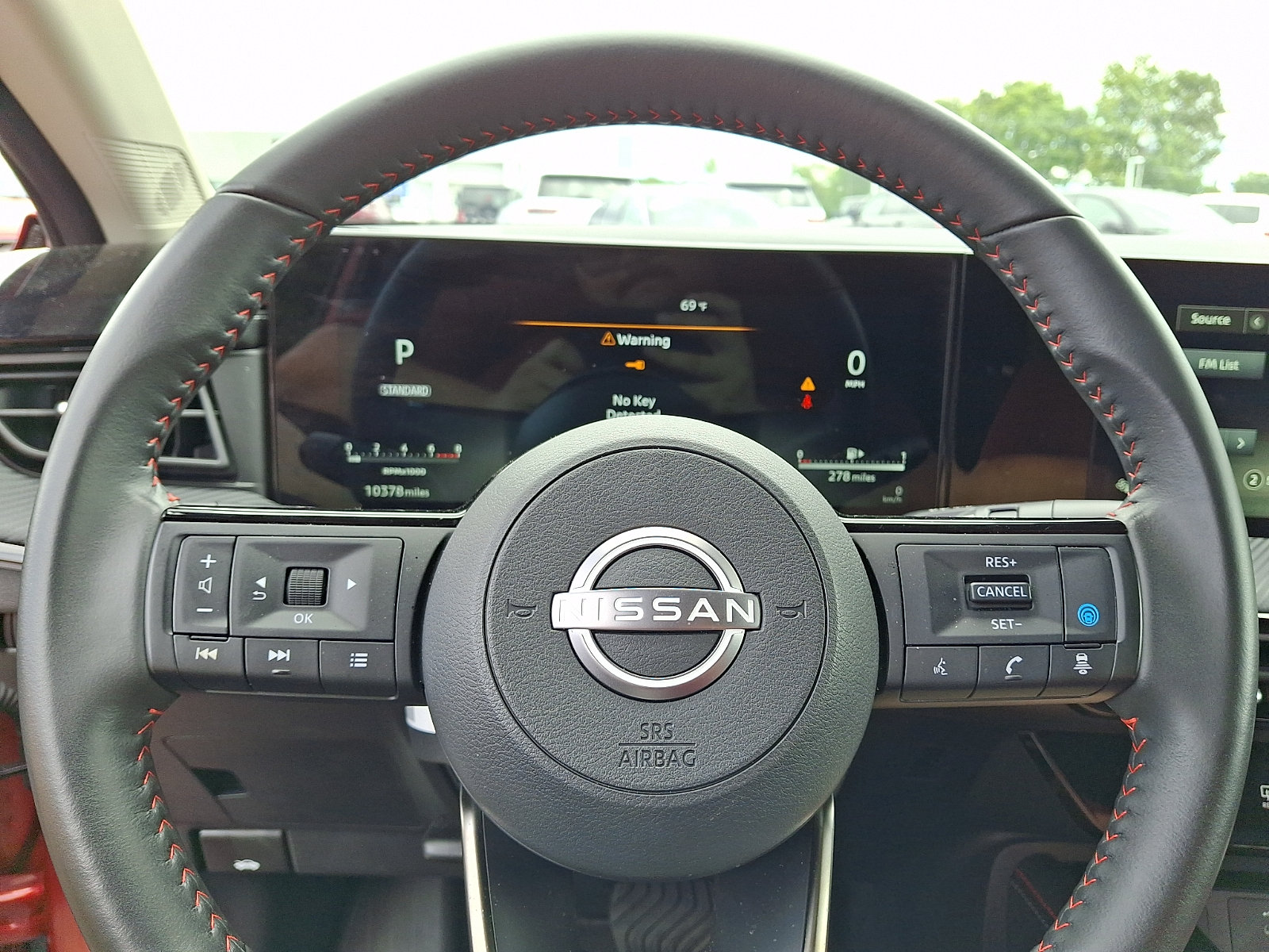 Used 2025 Nissan Kicks SR AWD/4WD image 19