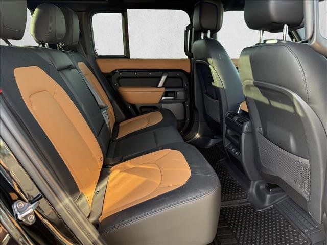 Used 2024 Land Rover Defender 110 X-Dynamic SE image 21