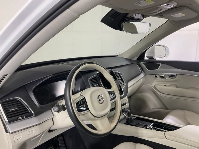 Used 2022 Volvo XC90 T5 Momentum w/ Protection Package Premier FWD image 19