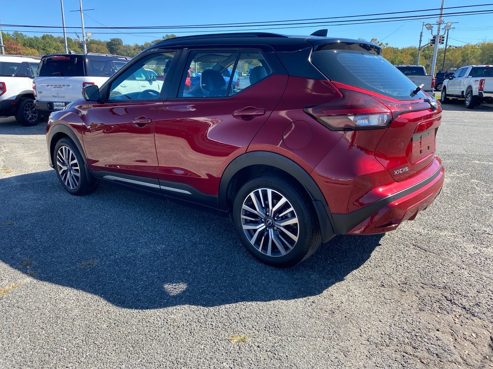 Used 2023 Nissan Kicks SR w/ SR Premium Package FWD image 7