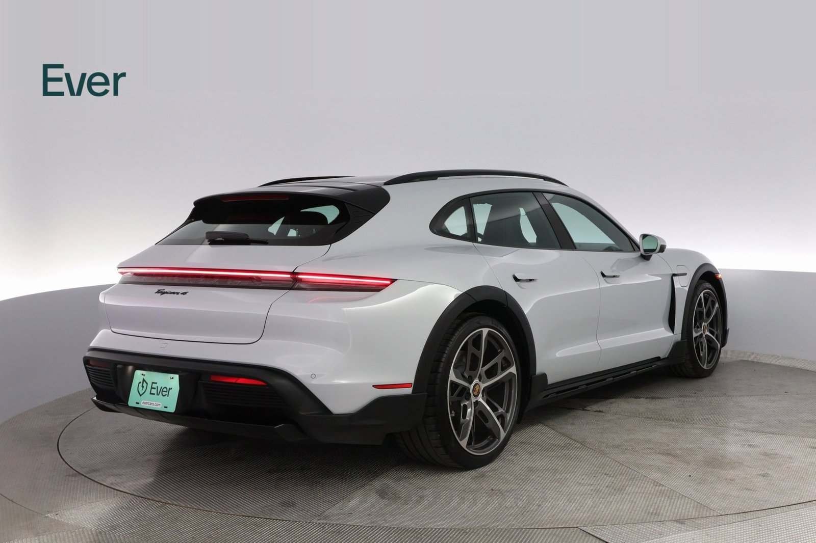 Used 2022 Porsche Taycan 4 Cross Turismo image 12