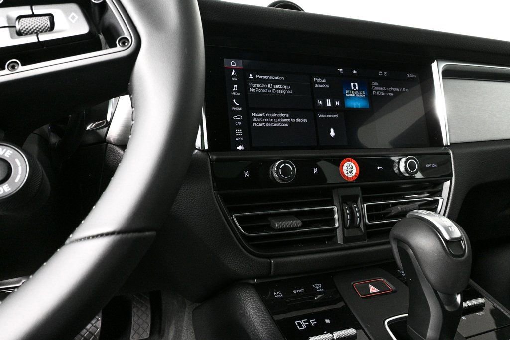 Certified 2026 Porsche Macan image 13