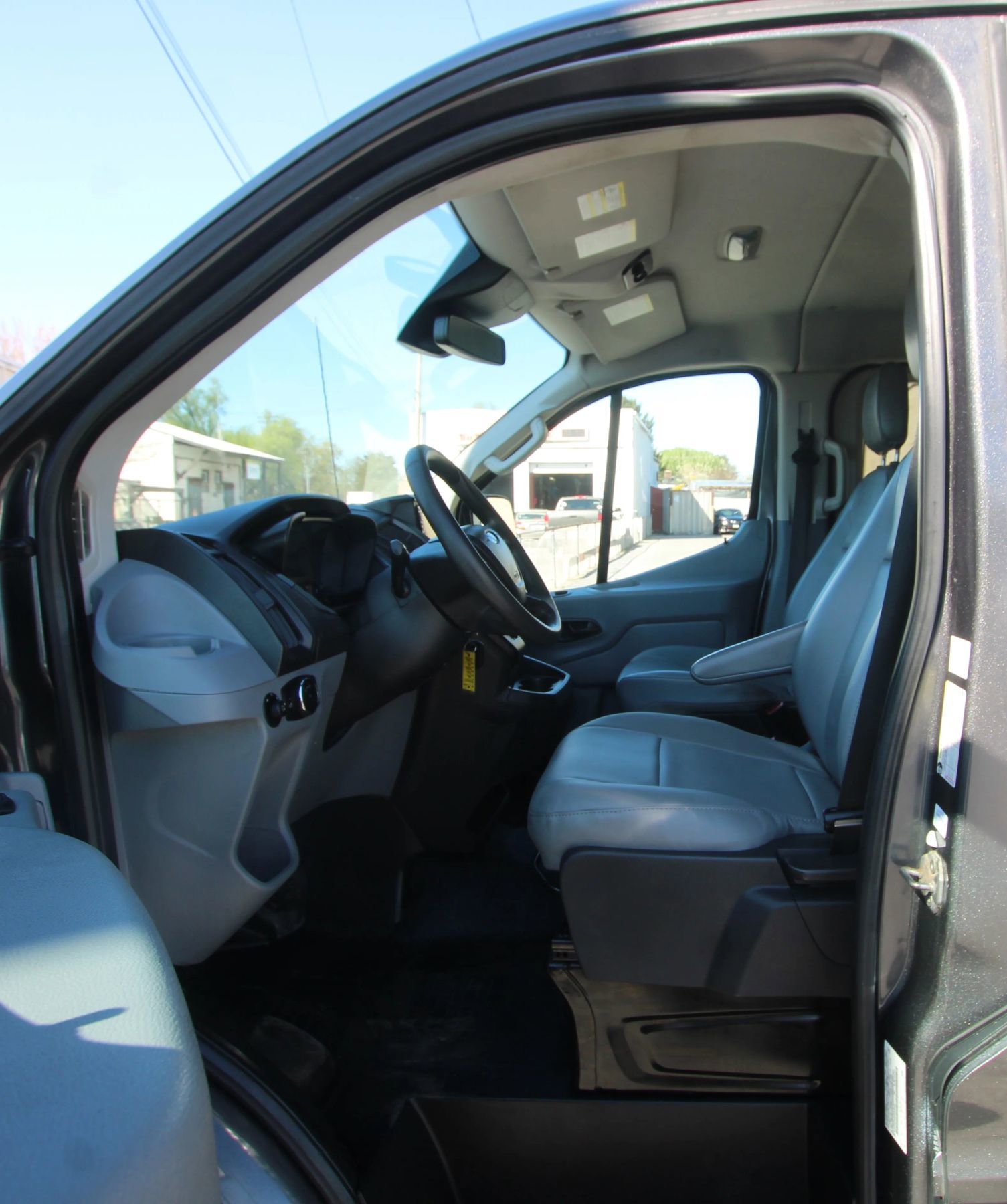 Used 2016 Ford Transit 350 XL image 9