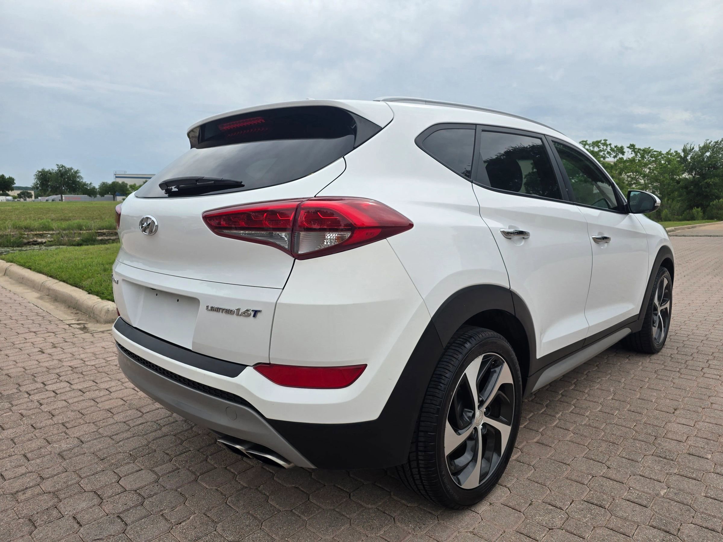 Used 2017 Hyundai Tucson Limited w/ Cargo Package FWD image 7