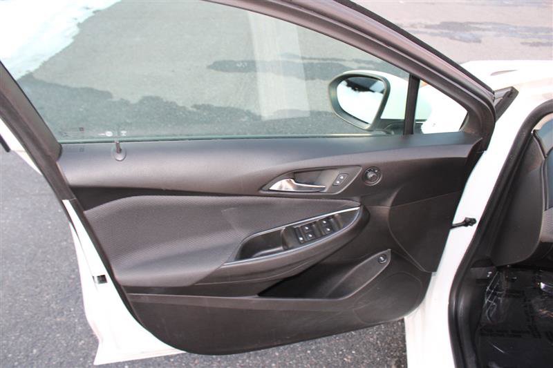 Used 2018 Chevrolet Cruze LS image 9