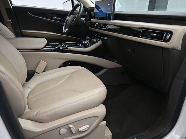 Used 2023 Lincoln Nautilus Reserve w/ Luxury Package image 30